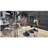 Image 3 : 2 ROLLING RACKS OF ASSORTED LIGHT FIXTURES
