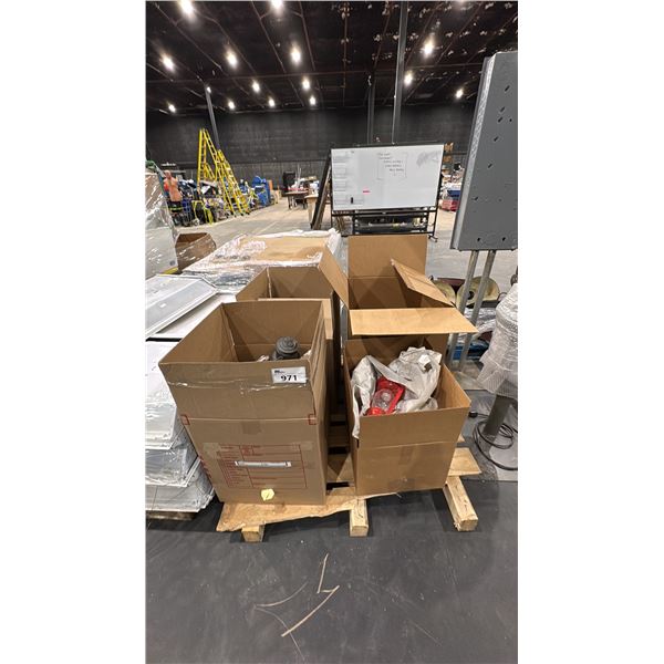 PALLET OF ASSORTED LANTERNS