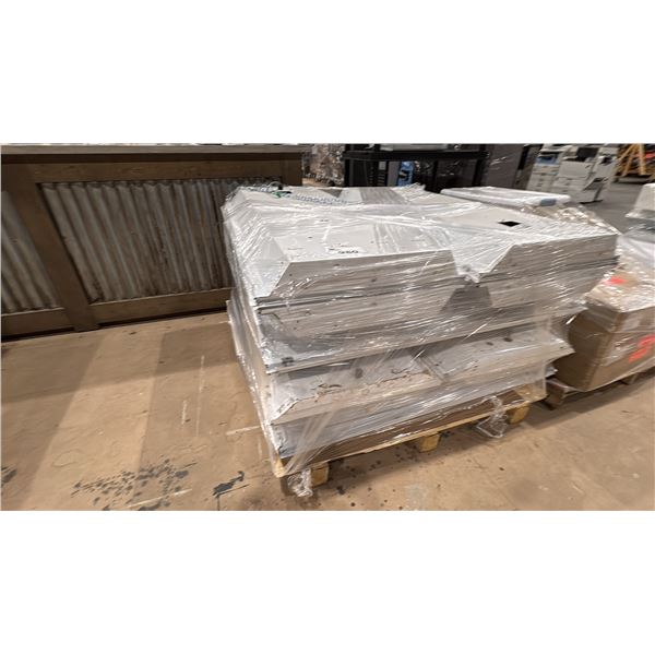 PALLET OF LIGHT PANELS