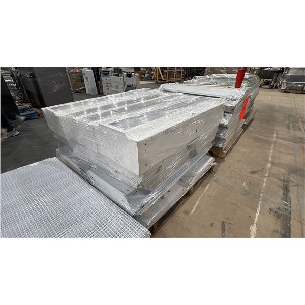 PALLET OF LIGHT PANELS