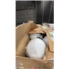 Image 2 : PALLET OF ASSORTED LIGHTS