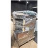 Image 2 : PALLET OF ASSORTED CAT POSTS, PILLOWS & HOUSEHOLD ITEMS