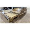 Image 4 : PALLET OF ASSORTED SHELVES & PANELS