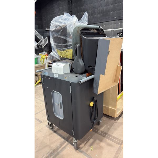 BRETFORD MOBILITY APPLE CHARGE/STORAGE CART, CARSEAT & BAG OF BOOTS