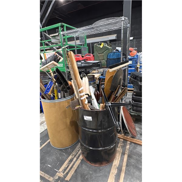 MOBILE RACK WITH ASSORTED TOOL BAGS & 2 BARRELS OF GARDEN TOOLS
