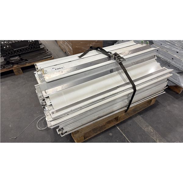 PALLET OF ASSORTED PANELS & REFLECTORS
