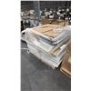 Image 1 : PALLET OF ASSORTED FLOURESCENT LIGHT COVERS