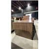 Image 5 : LARGE 5 DRAWER DESK WITH OVERHEAD CABINET & SIMILAR OFFICE CABINET