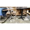 Image 2 : 2 ROUND TABLES