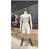 Image 2 : MANNEQUIN BODY ON METAL STAND