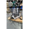 Image 2 : 9 METAL TABLE BASES & 5 BLACK PLASTIC UMBRELLA BASES