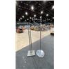 Image 1 : 2 METAL FREESTANDING CLOTHING RACKS