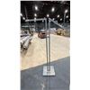 Image 2 : 2 METAL FREESTANDING CLOTHING RACKS