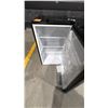 Image 2 : 2 MINI FRIDGES- BLACK STAINLESS STEEL HAMILTON BEACH & MATTE BLACK DANBY