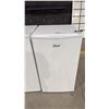 Image 1 : WHITE MASTER CHEF MINI FRIDGE