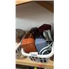 Image 4 : 4 BASKETS OF ASSORTED PURSES