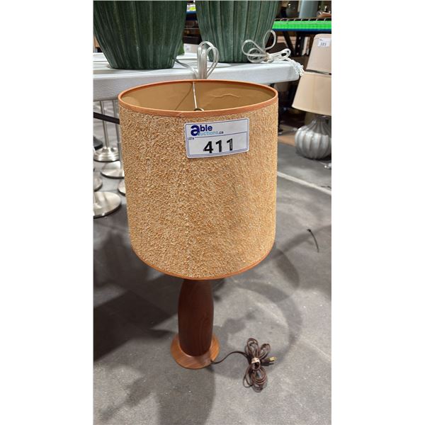 TEAK MCM TABLE LAMP
