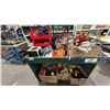 Image 1 : GREEN SHELVING UNIT WITH ASSORTED VINTAGE TOYS