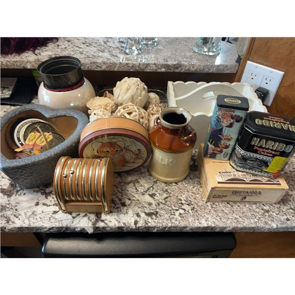 Decorative Household Items Lot