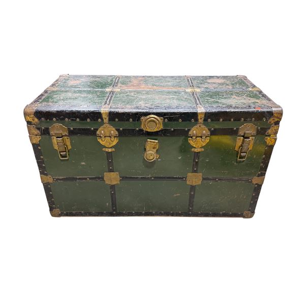 Vintage Steamer Trunk (Inside Tray Is Damaged)