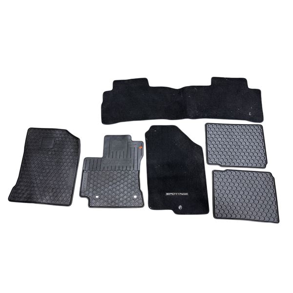 Car Mats : Sportage, Corolla