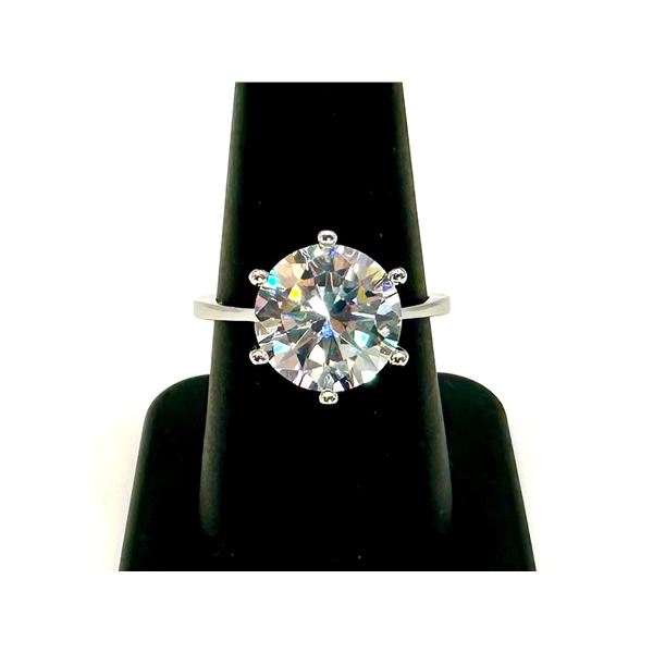 Ladies Sparkling Classic White Gold Plate 5 Ct CZ Ring