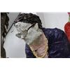 Image 6 : Paper Mache  4'  Childrren Carrying Bags Statuaries Set - 3