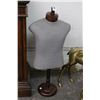 Image 1 : Cherry Trim Mannequin Bust