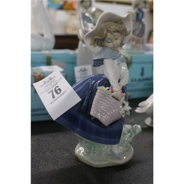 Lladro Girl w/Flowers