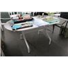 Image 1 : Molded Plastic White Oval Patio Dining Table
