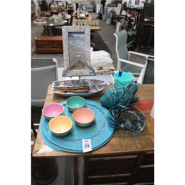 Sailboat Style Divided Dish w/Nautical Décor, Placemats