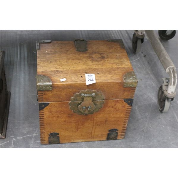 Vintage Tiger Oak Brass Trim Trunk