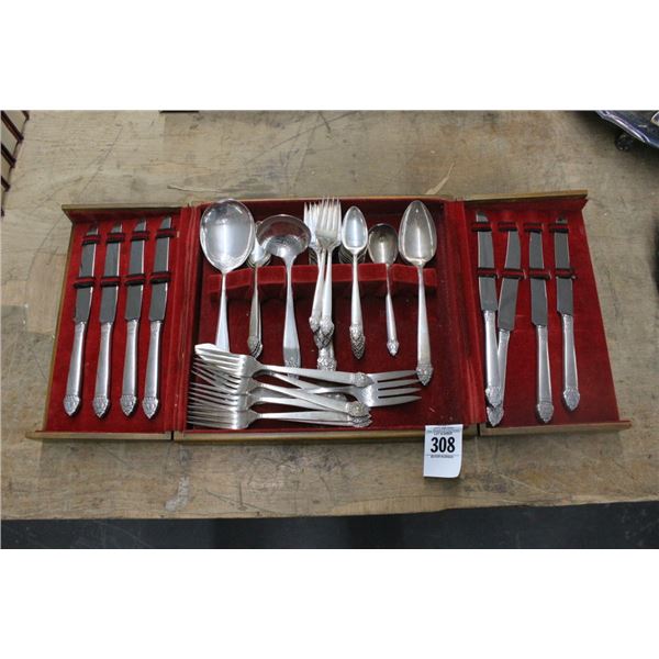 Silverplate Flatware Set w/Case