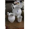 Image 1 : Bone w/Gold Trim Pitcher Cup Set
