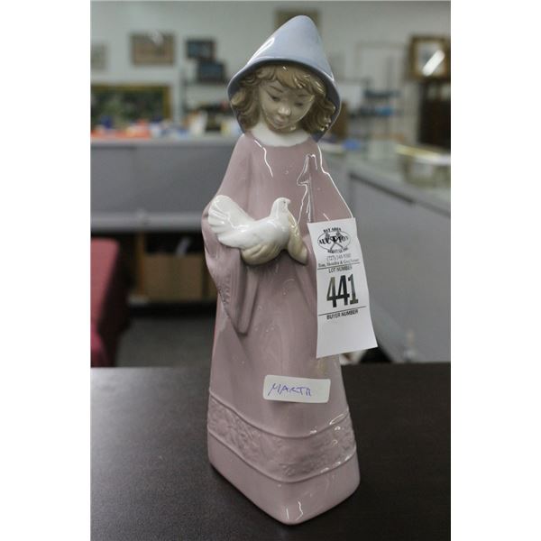 Lladro NOA  Girl w/Dove