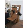 Image 1 : Antique Telephone