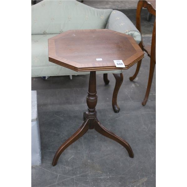 Bombay Style Pedestal Table