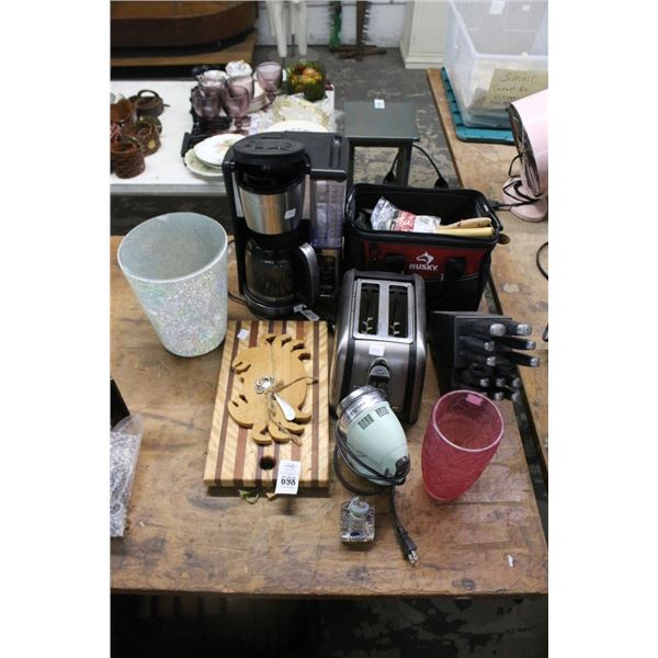 Ninja Brewer, Toaster, Cutboards, Blender, Knife Block, Tools