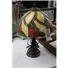 Image 1 : Floral Plastic Leaded Style Lamp