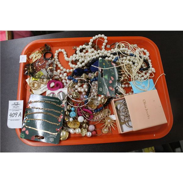 Tray of Fahsion Jewelry