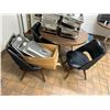 Image 2 : Round Pedestal Dining Tables w/4 Chairs