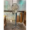 Image 3 : 5-Warehouse Pedestal Fans - 5 X $