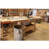Image 1 : Dewalt Miter Saw w/Table