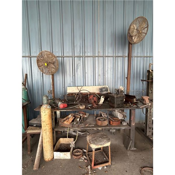 Steel Welding Table w/Vise. 2 Fans