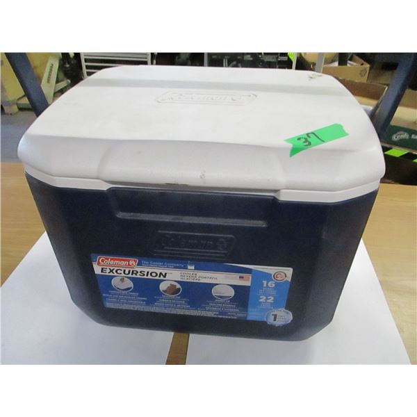 ESTATE:  16 QUART COLEMAN COOLER
