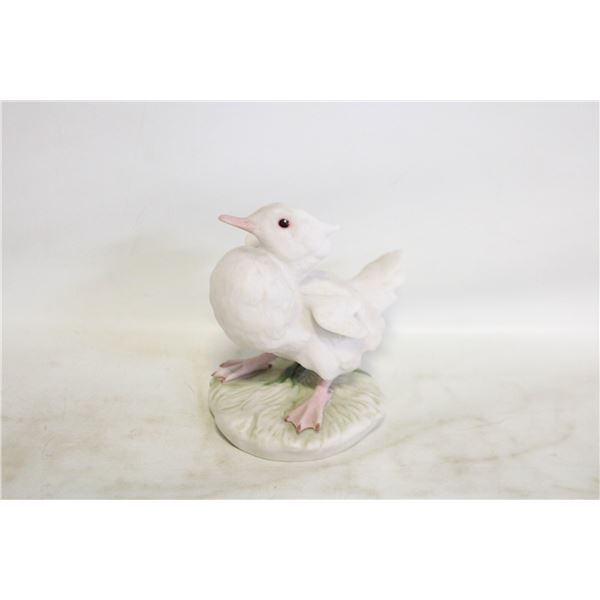 19) SWEET PORCELIAN  8" TALL DUCKLING
