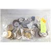 Image 1 : BAG OF VARIOUS ESTATE TOKENS, TRADES DOLLAR ETC.