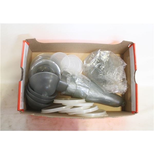 VINTAGE TUPPERWARE (26 PCS)