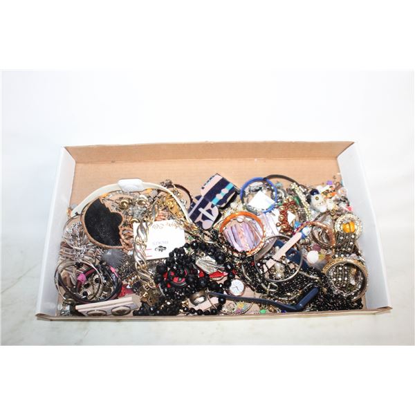 FLAT OF ESTATE JEWELRY-ESTATE