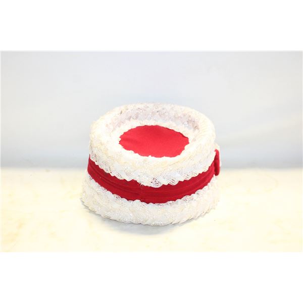 VINTAGE RED AND WHITE LADIES HAT